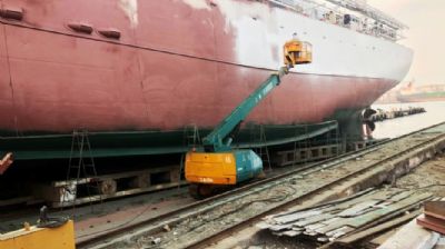 【造船廠輪船翻修整新作業】