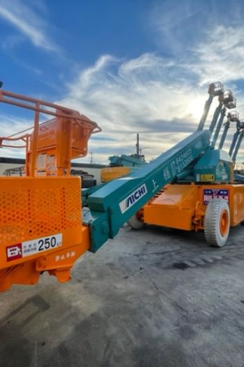 12m直臂輪胎高空作業車