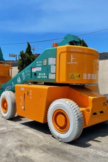 12m直臂輪胎高空作業車