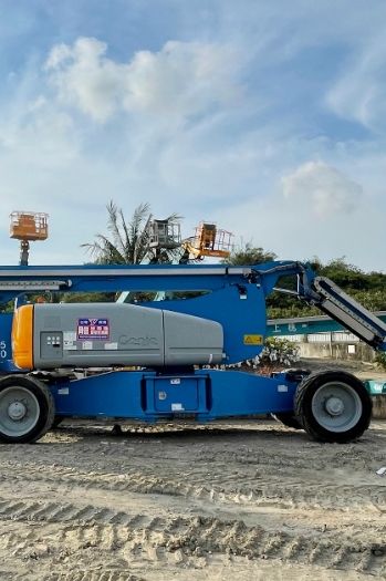 42m屈臂輪胎高空作業車