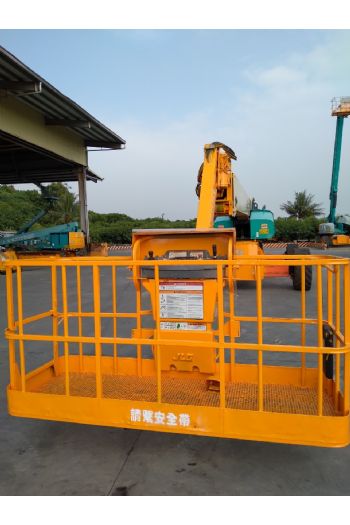 38M直臂輪胎式高空作業車