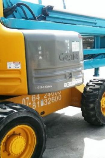 18m屈臂輪胎高空作業車