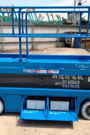 6m剪刀輪胎平台高空車