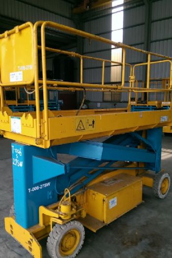 6m舉臂輪胎平台高空車