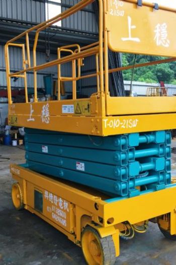 10m剪刀輪胎平台高空車