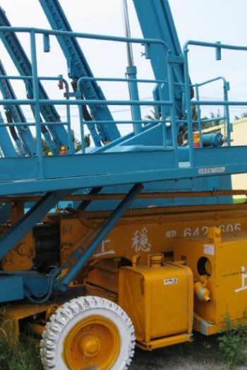 10m舉臂輪胎平胎高空車