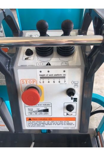 7m剪刀履帶平台高空作業車